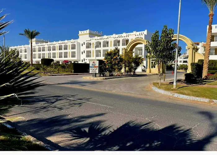 Hills Coral Reef Paradise Szálloda 5*